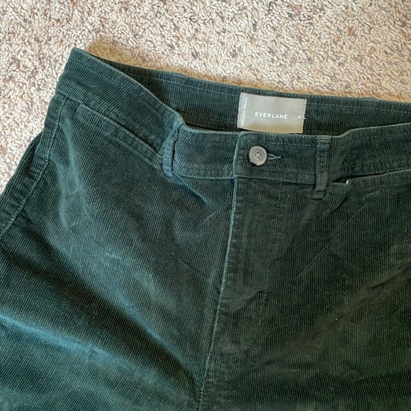 Everlane Corduroy Wide Leg Pants, size 8, in Scarab Green - Picture 3 of 4